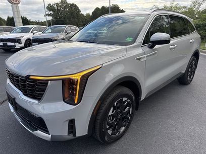 New 2025 Kia Sorento S