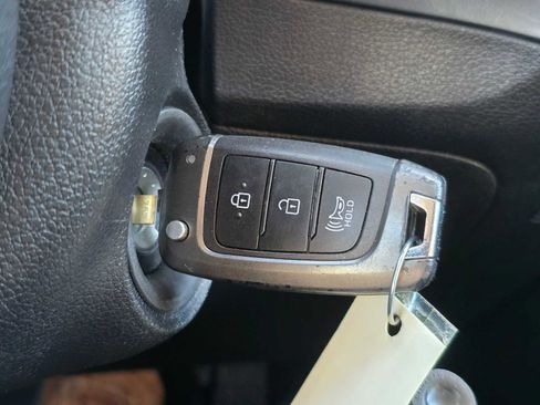 Used 2022 Hyundai Palisade SE image 38