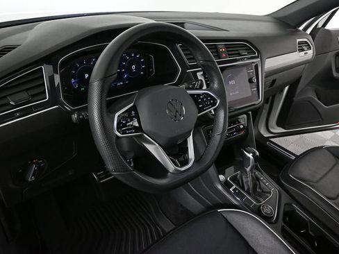 Used 2024 Volkswagen Tiguan SEL R-Line AWD/4WD image 6