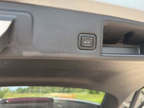 Used 2023 GMC Terrain SLT w/ LPO, Floor Liner Package AWD/4WD image 14