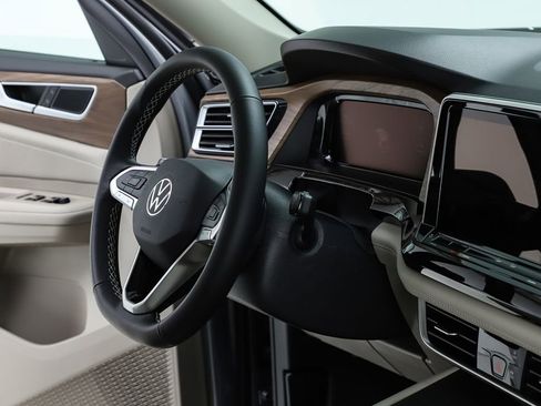 New 2026 Volkswagen Atlas SE image 34