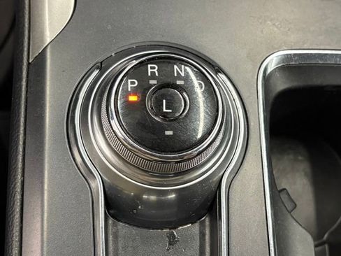 Used 2020 Ford Fusion SE image 26