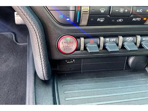 Used 2020 Ford Mustang Shelby GT500 w/ Technology Package RWD image 26