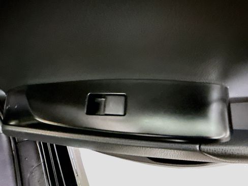 Used 2025 Toyota Camry SE FWD image 31