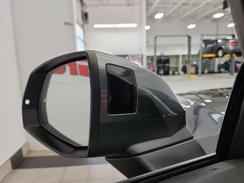 Used 2023 Audi Q5 2.0T Premium Plus w/ Premium Plus Package image 9