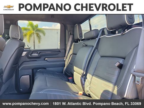 Used 2024 GMC Sierra 2500 AT4X image 11