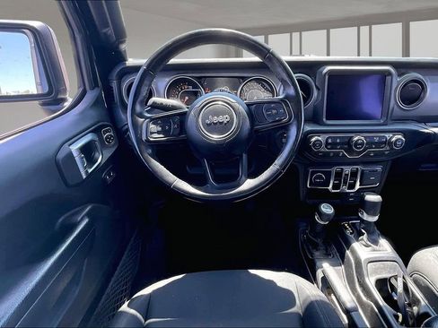 Used 2022 Jeep Gladiator Sport AWD/4WD image 6