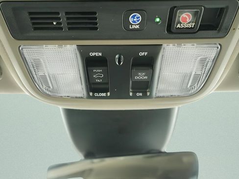 Used 2023 Honda Odyssey Elite image 25