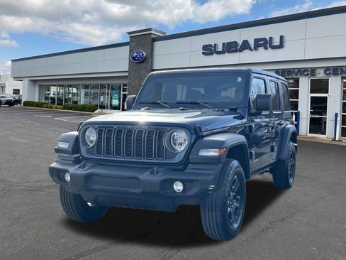 Used 2025 Jeep Wrangler Sport image 3