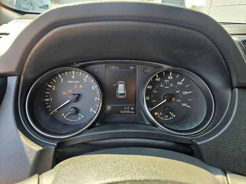 Used 2018 Nissan Rogue S image 28