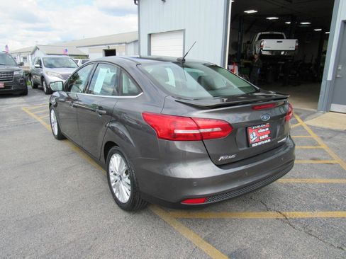 Used 2017 Ford Focus Titanium FWD image 4