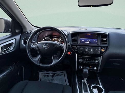 Used 2018 Nissan Pathfinder SV image 26