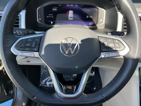 Used 2023 Volkswagen Atlas SEL Premium image 22