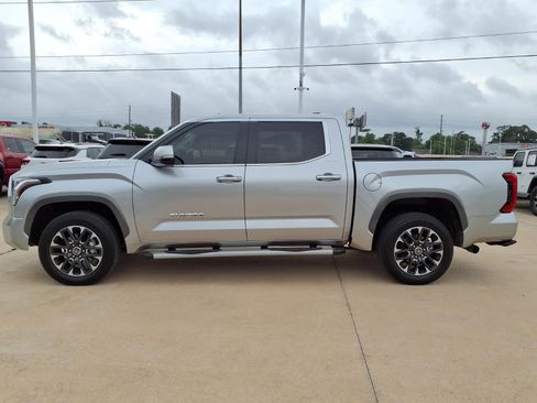 Used 2022 Toyota Tundra Limited w/ Power Package AWD/4WD image 8