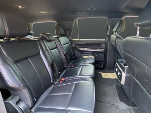 Used 2021 Ford Expedition XLT AWD/4WD image 24