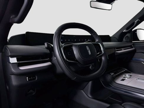 Used 2026 Lincoln Navigator Reserve w/ Jet Appearance Package AWD/4WD image 9