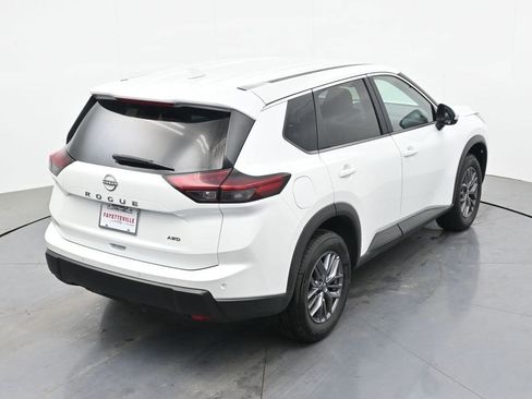 Used 2026 Nissan Rogue SV image 21