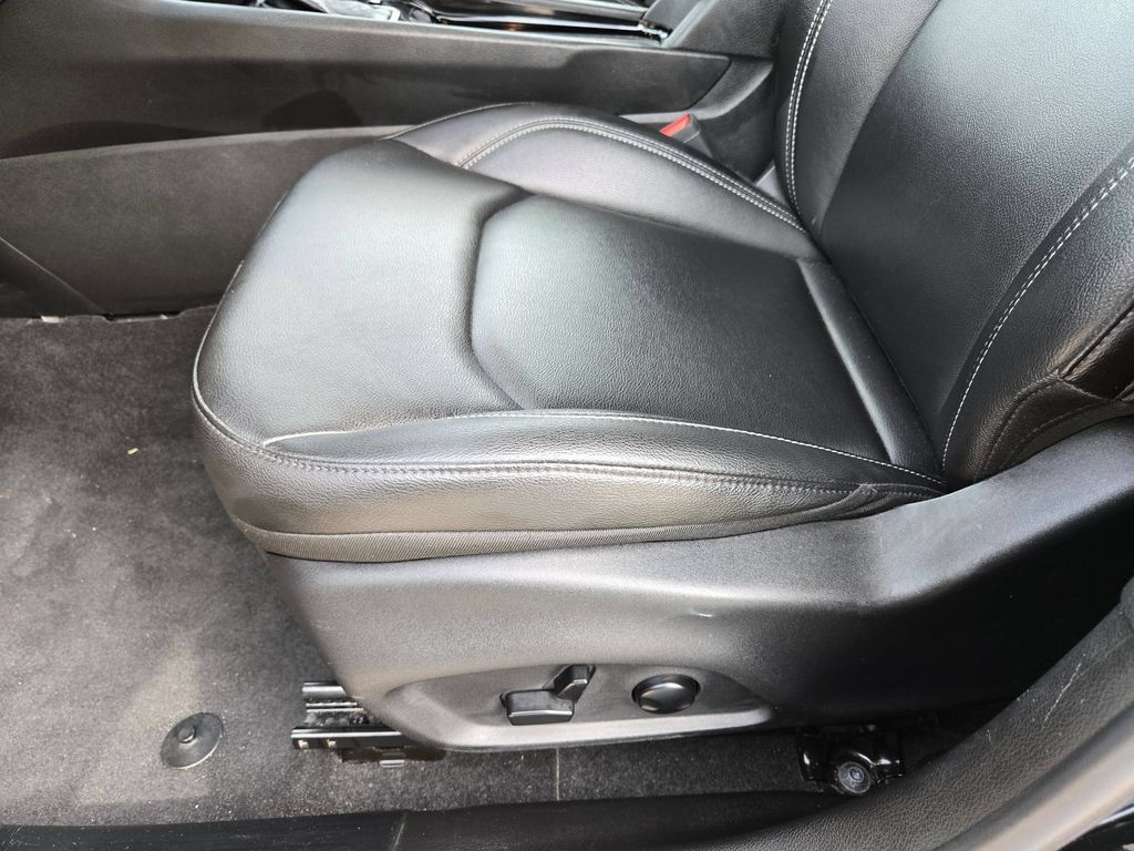 Used 2025 Jeep Compass Limited AWD/4WD image 15