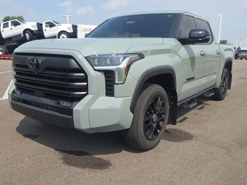 Used 2024 Toyota Tundra Limited AWD/4WD image 4