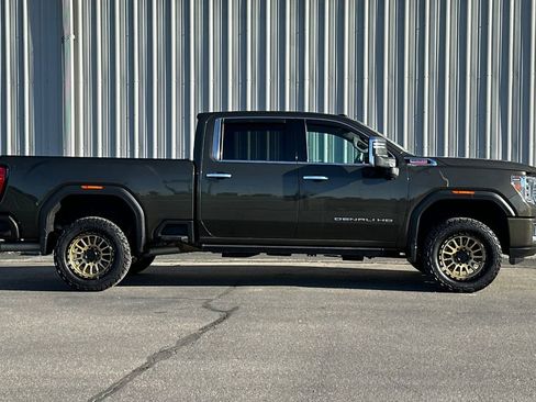 Used 2022 GMC Sierra 2500 Denali w/ Denali Ultimate Package AWD/4WD image 3