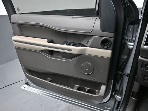 Used 2020 Ford Expedition Max XLT w/ FX4 Off-Road Package image 14