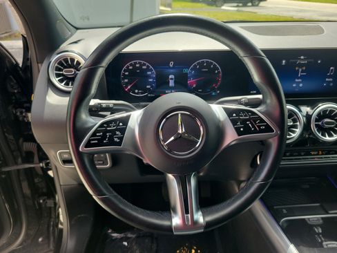 Used 2025 Mercedes-Benz GLA 250 image 10