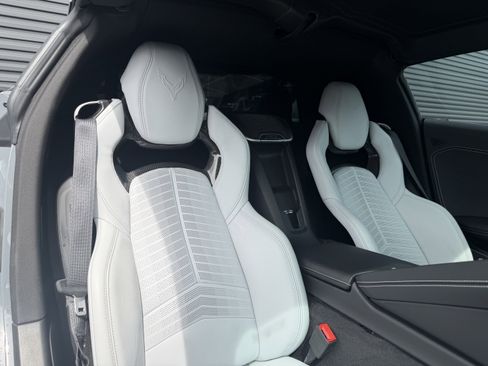 Used 2025 Chevrolet Corvette Stingray Preferred Cpe w/ Z51 Performance Package image 16