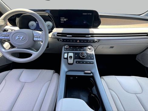 Used 2024 Hyundai Palisade Limited AWD/4WD image 16