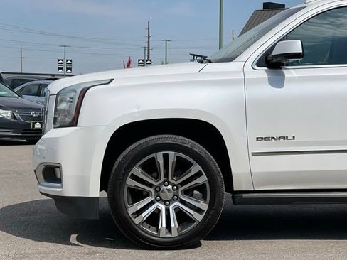 Used 2017 GMC Yukon Denali w/ Open Road Package AWD/4WD image 4