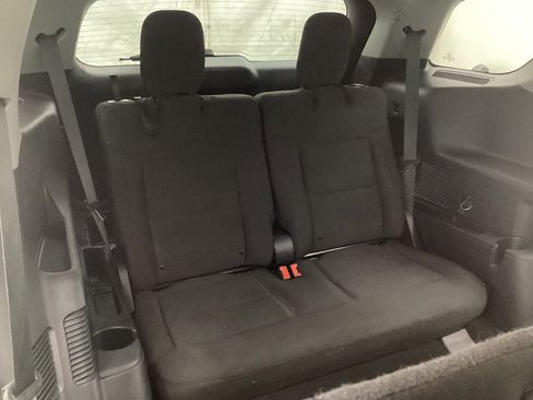 Used 2021 Ford Explorer XLT image 27