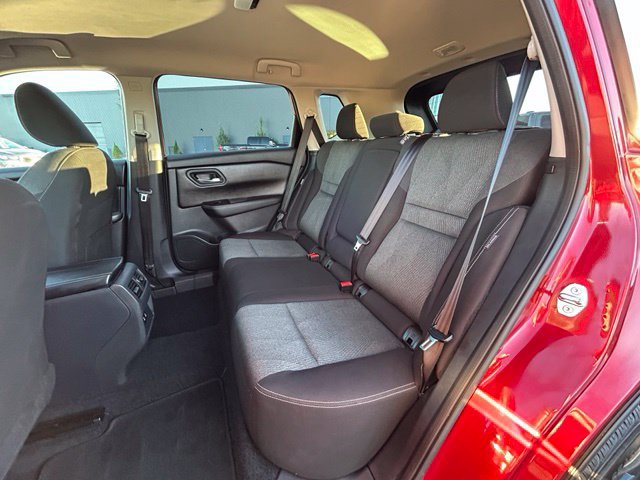 Used 2025 Nissan Rogue SV AWD/4WD image 36