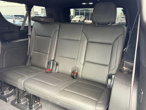 Used 2022 Chevrolet Suburban High Country AWD/4WD image 33
