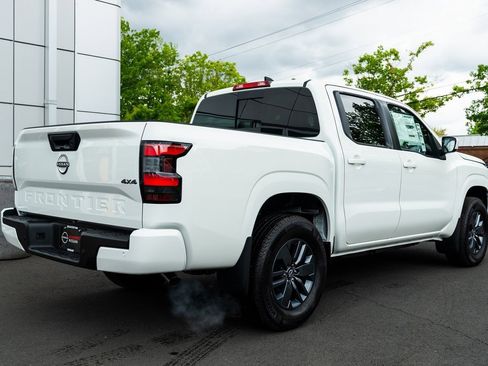 New 2025 Nissan Frontier SV image 6