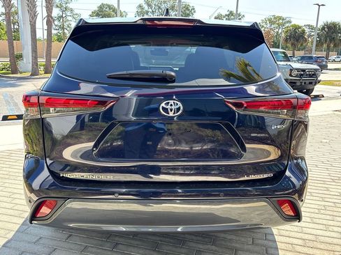 New 2026 Toyota Highlander Limited image 5