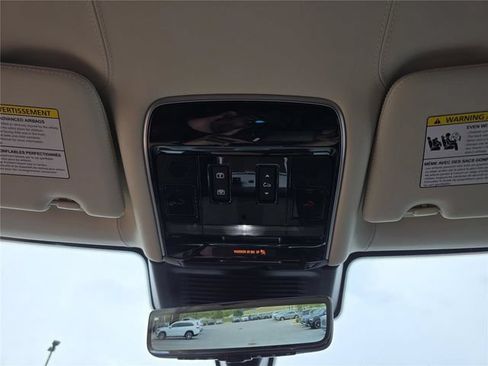 Used 2025 Land Rover Range Rover Autobiography AWD/4WD image 26
