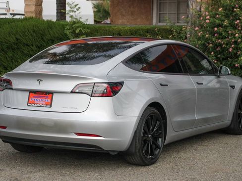 Used 2018 Tesla Model 3 Long Range image 10