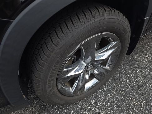 Used 2018 Toyota Highlander Limited Platinum AWD/4WD image 16