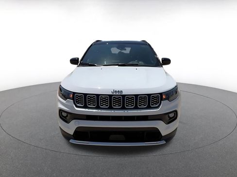 Used 2025 Jeep Compass Limited AWD/4WD image 4