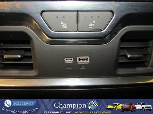 Used 2024 GMC Sierra 1500 Denali AWD/4WD image 31