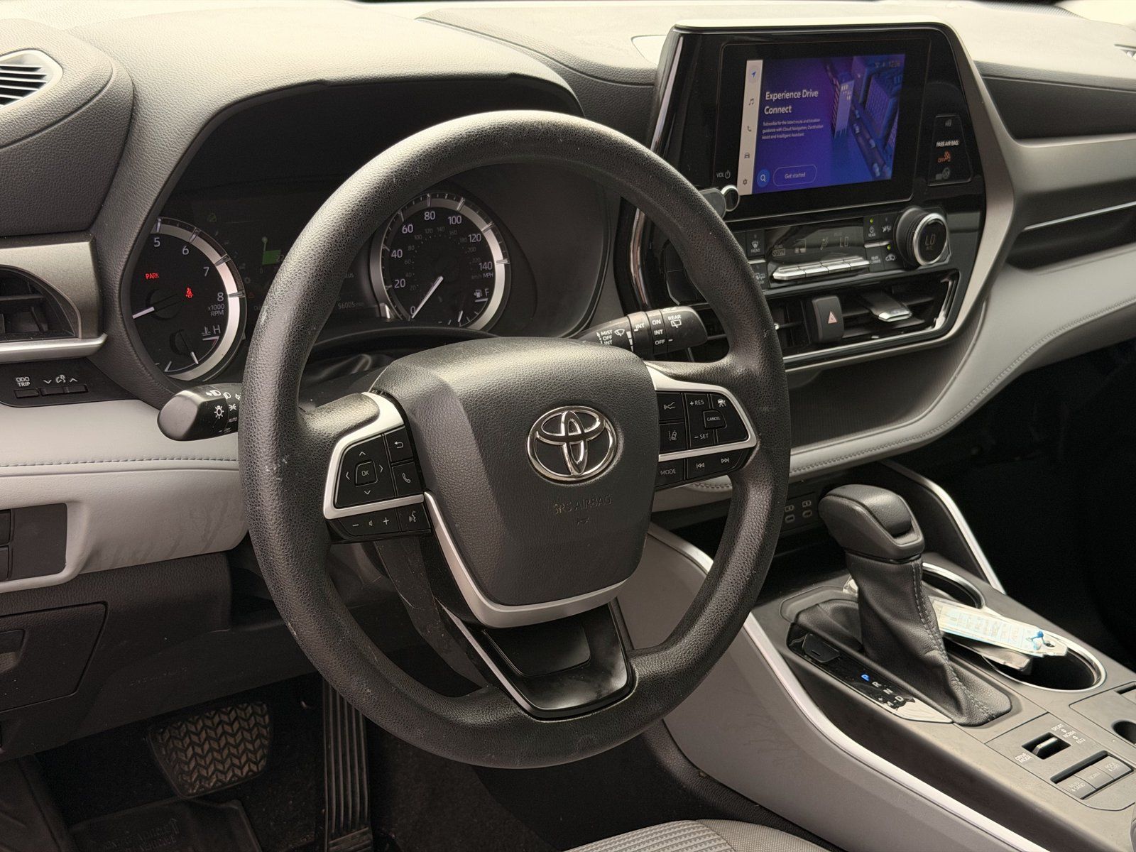Used 2023 Toyota Highlander L AWD/4WD image 17