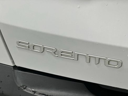 Used 2023 Kia Sorento LX FWD image 23