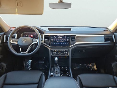 Certified 2023 Volkswagen Atlas SE image 11