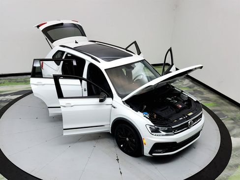 Used 2021 Volkswagen Tiguan SE R-Line FWD image 37
