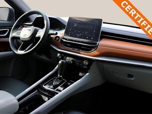 Used 2024 Jeep Compass Limited image 14