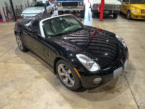 Used 2006 Pontiac Solstice Convertible w/ Premium Package RWD image 14
