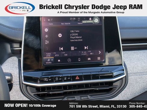 Used 2025 Jeep Compass Latitude image 30