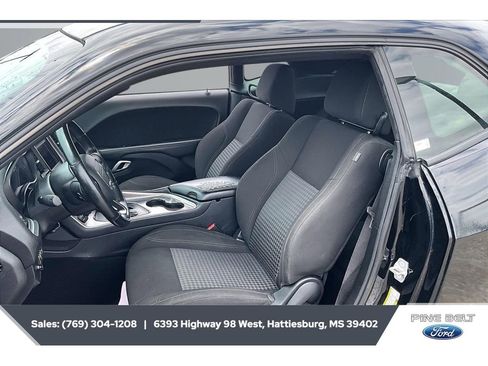 Used 2020 Dodge Challenger SXT w/ Blacktop Package RWD image 18