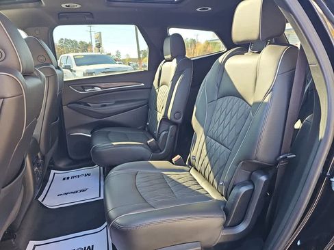 Used 2022 Buick Enclave Avenir image 28