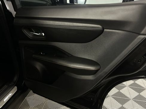 Used 2023 Nissan Ariya AWD image 30