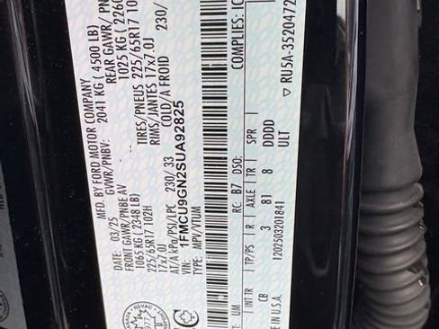 Used 2025 Ford Escape Active AWD/4WD image 2